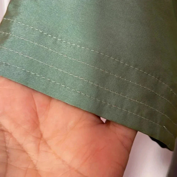 Iridescent rain jacket - Picture 5 of 8